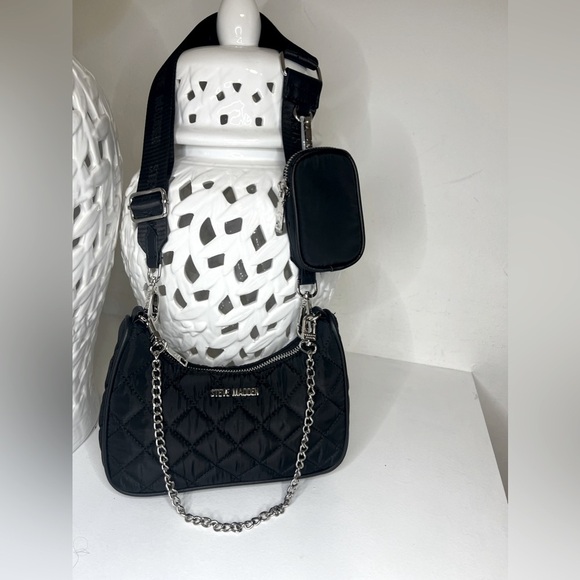 Steve Madden BTAMELA Crossbody Bag, Black, One Size
NWT - Picture 3 of 9